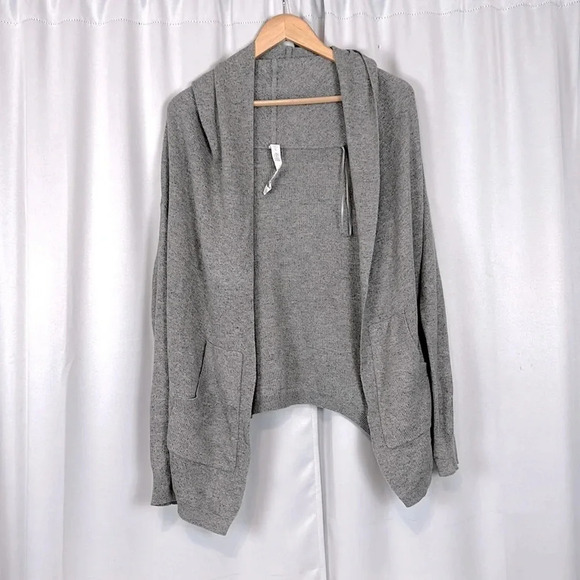 Lululemon Cabin Yogi Wrap Heathered Medium Grey Pocket Thumbhole Size 4 - Picture 4 of 13